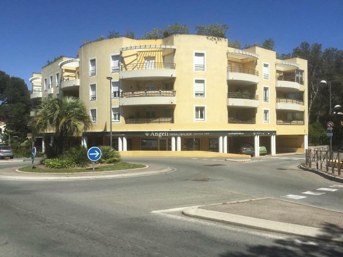 Pins Parasol Frejus Exterior photo